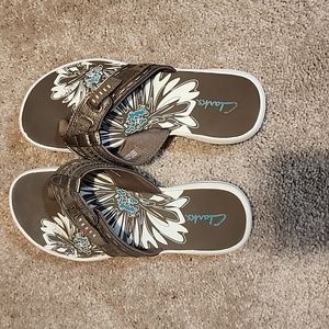 Clarks flip-flop